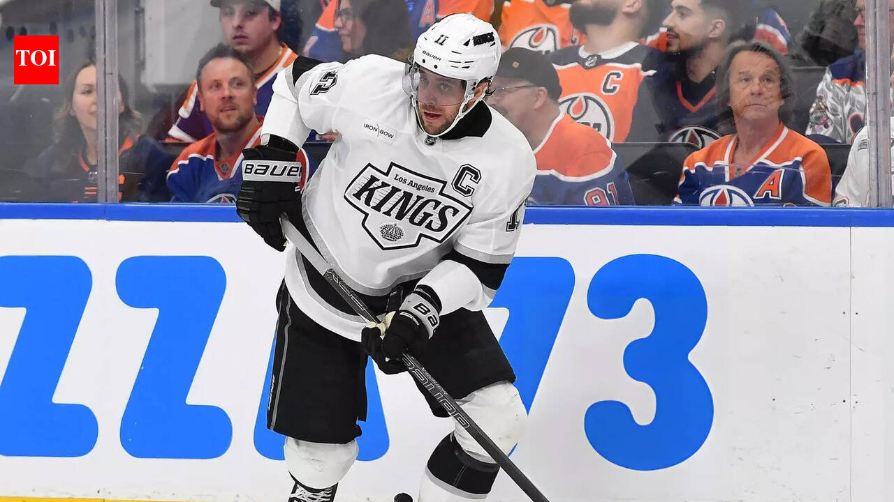 Los Angeles Kings’ Anze Kopitar returns to action following an upper-body injury against the Philadelphia Flyers | NHL News