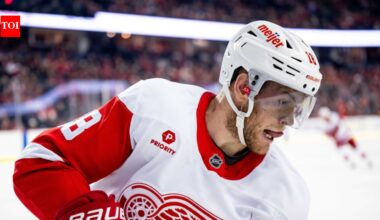 Detroit Red Wings sign Sheldon Dries to two-year two-way contract extension | NHL News