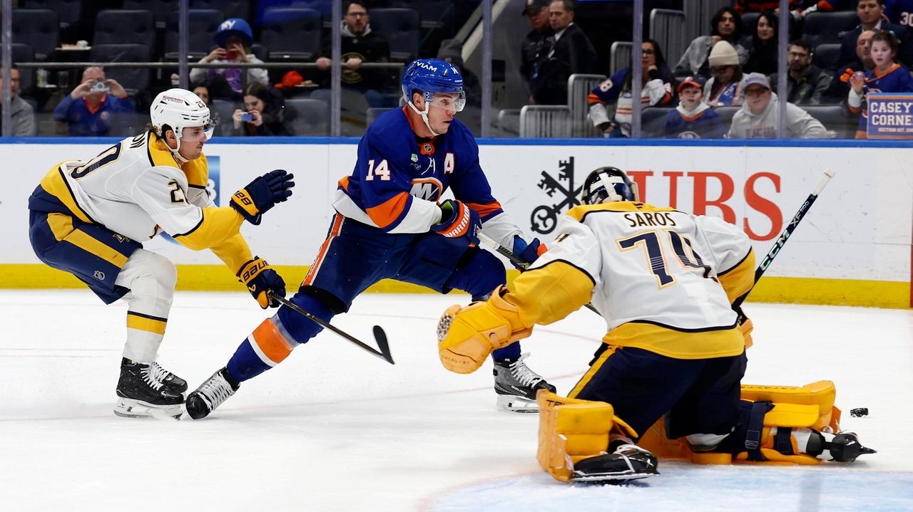 Andrew Gross: Islanders still trying to fix broken power play