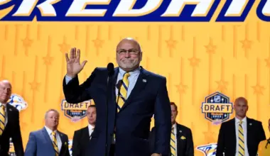 Vancouver Canucks management Patrick Allvin & Jim Rutherford urged to follow the lead of Barry Trotz