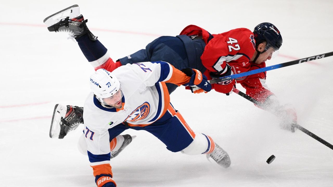 Islanders grab early lead but fall to Capitals