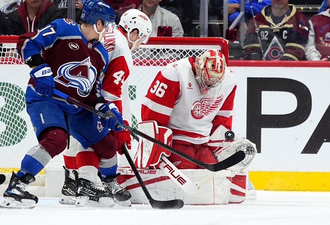 John Gibson, Red Wings return favor, shut out Avalanche