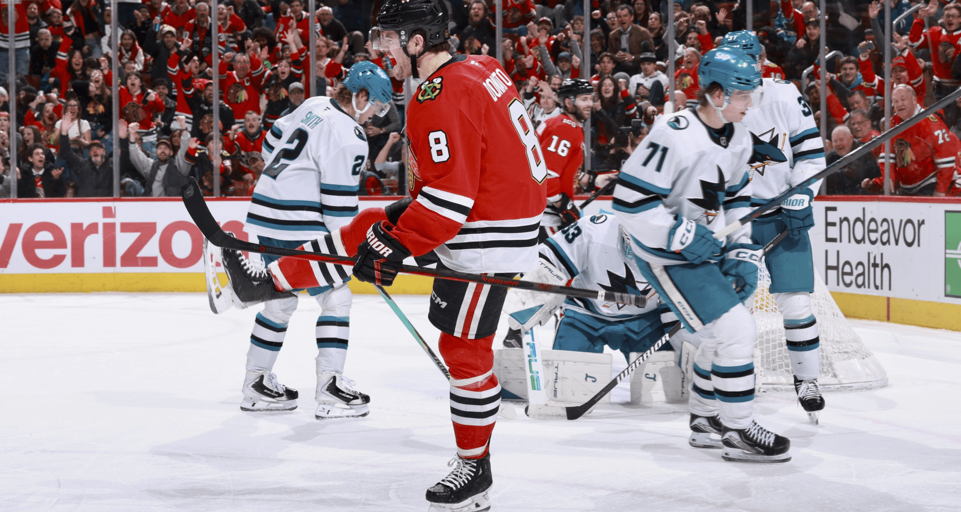 RECAP: Blackhawks fend off Sharks, win 6-3