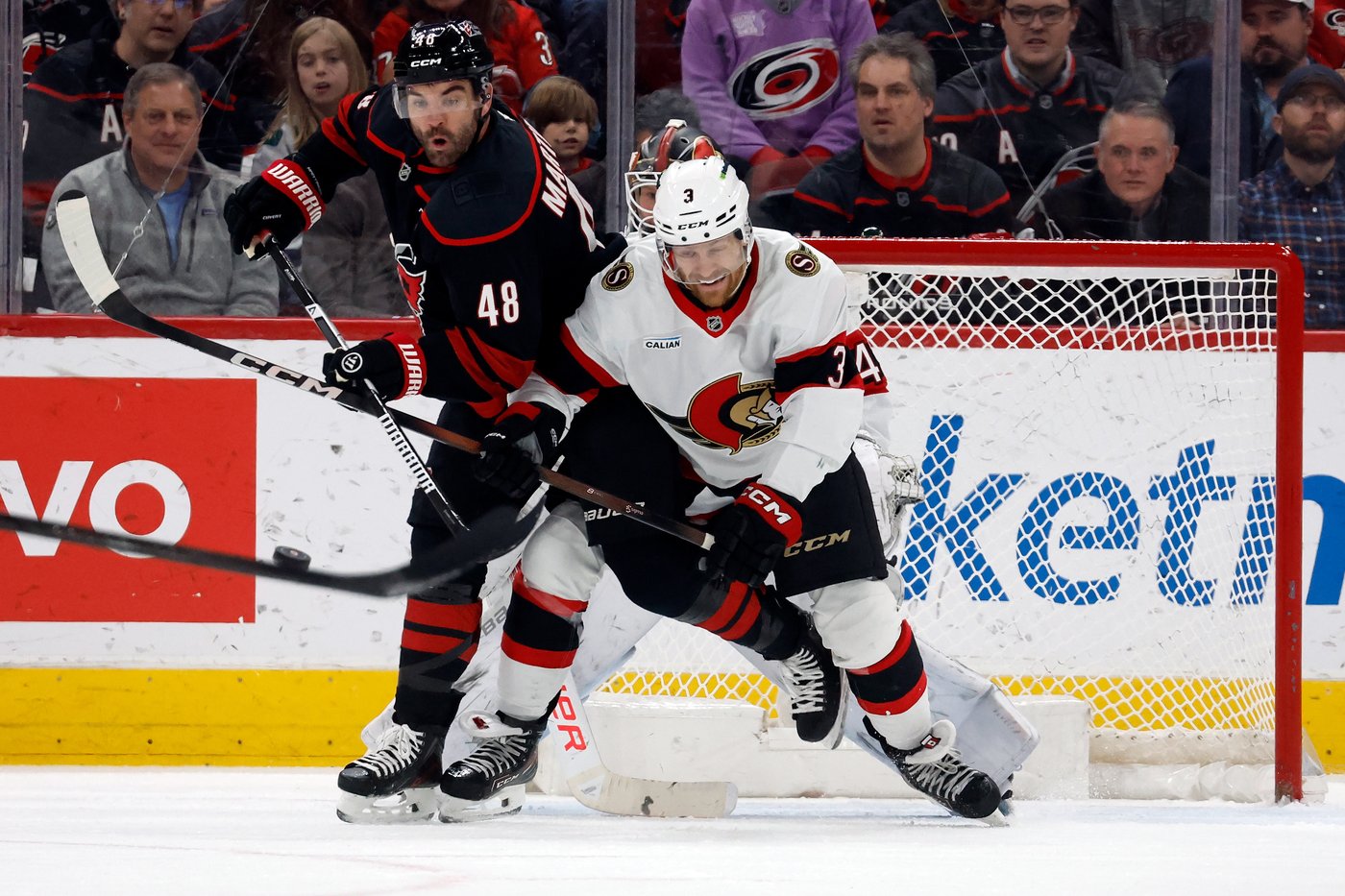 Jordan Staal’s late goal lifts Hurricanes past Senators 4-3