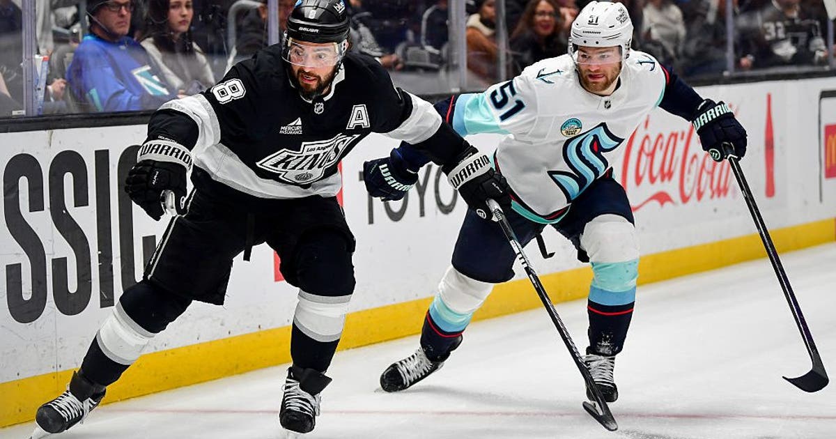 Wright scores twice as Kraken beat Kings 4-2
