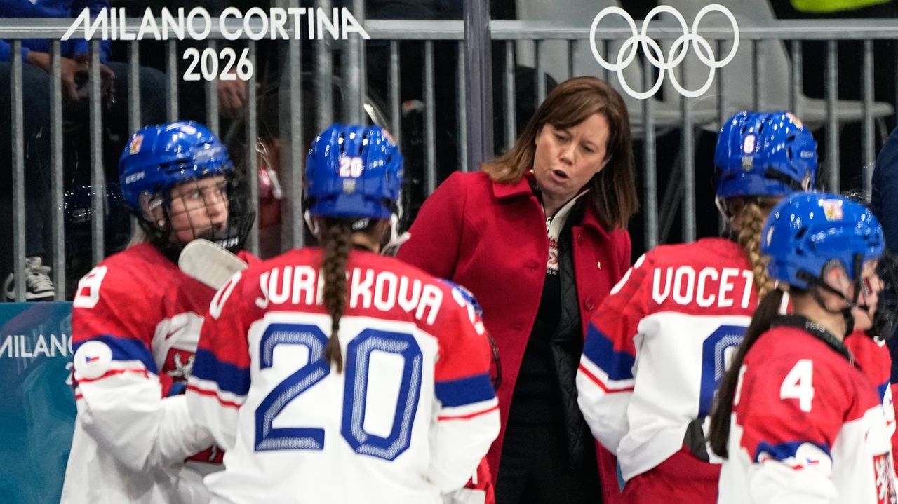 Czechia women's hockey coach Carla MacLeod confronts breast cancer with familiar upbeat approach
