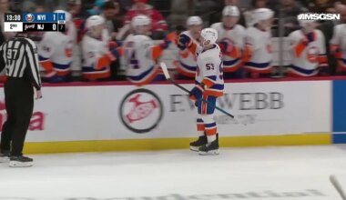 Casey Cizikas with a Goal vs. New Jersey Devils