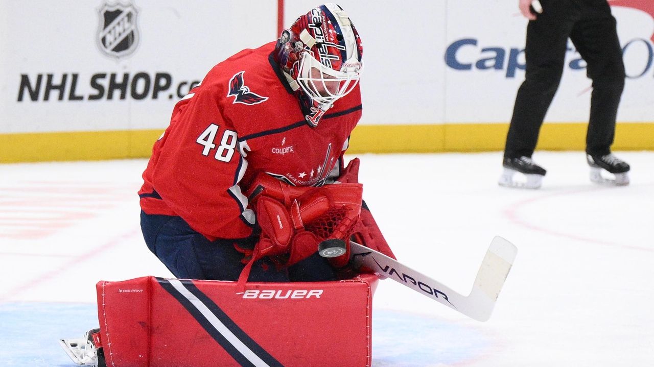 Dubois scores in his return for Washington, and the Capitals beat the Predators 4-2
