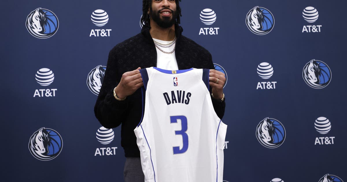 Dallas Mavericks trade Anthony Davis to Washington Wizards, reports say