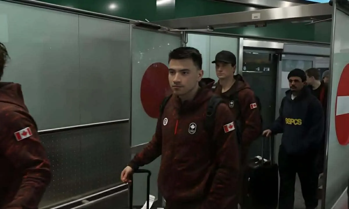 Special scene as Nick Suzuki’s Olympic arrival with Team Canada turns heads off the plane
