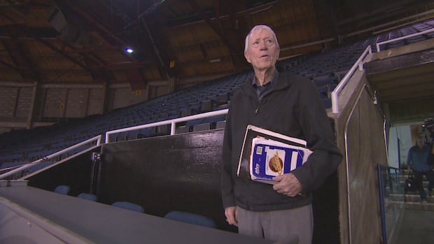 Veteran Vancouver Canucks announcer Jim Robson dead at 91