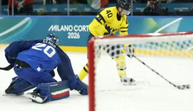 Team Sweden head coach doesn't hold back on Elias Pettersson’s Olympic performance so far