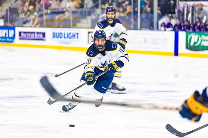 Viking Hockey Prepares for a Ranked Battle on the Road