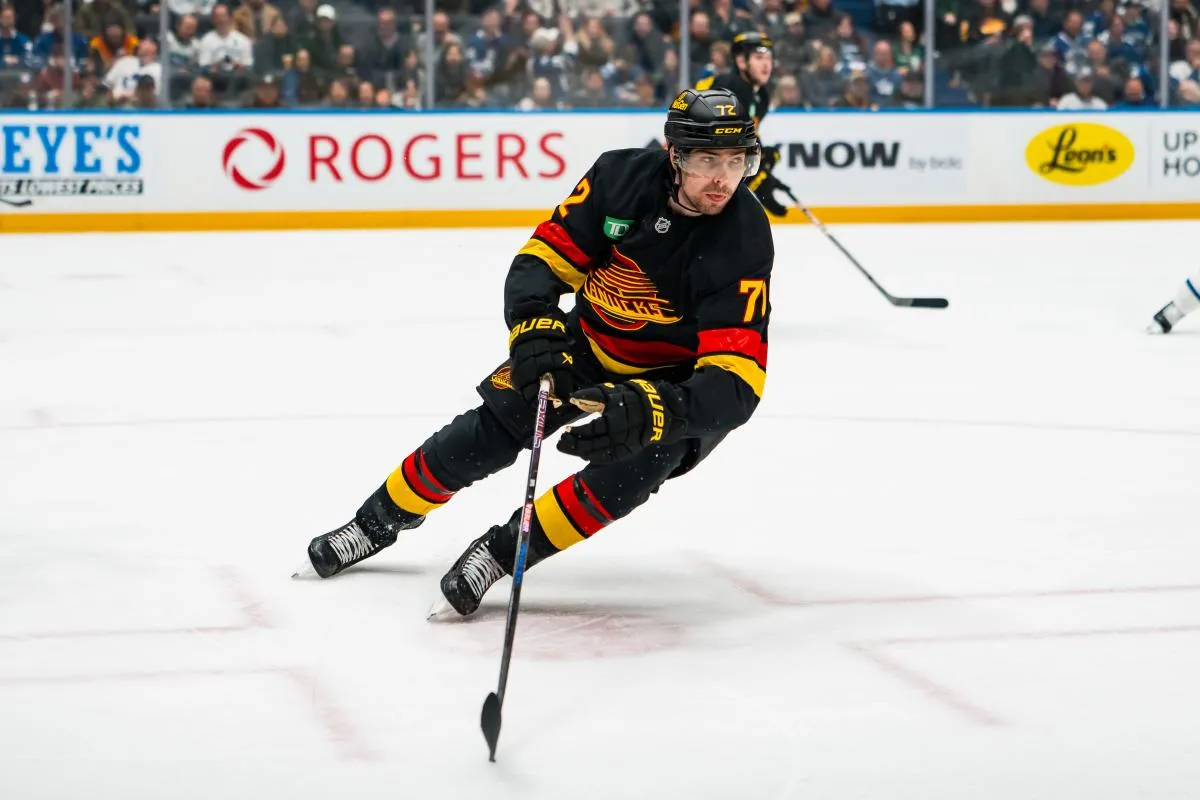 concerning moment at Vancouver Canucks practice as Filip Chytil exits early after scary head injury