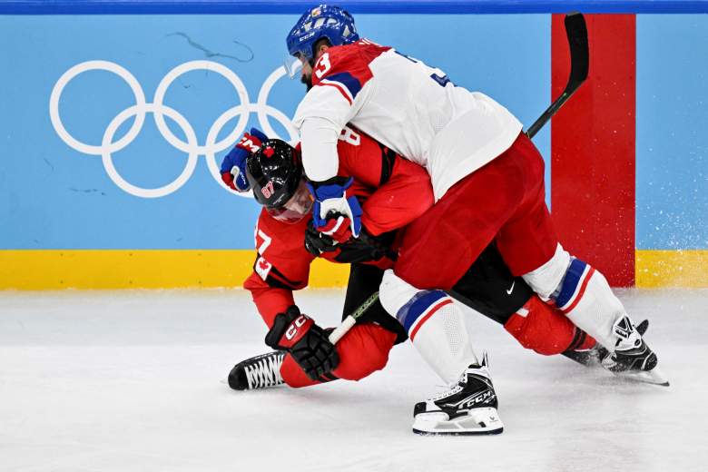 The prospect of a serious Sidney Crosby injury could keep the Team Canada captain out of the lineup, per an expert medical opinion.