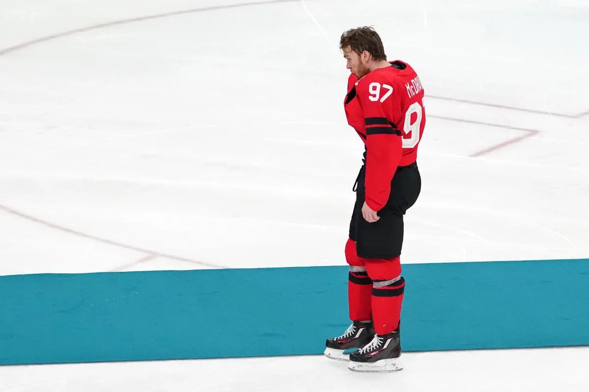 Connor McDavid’s postgame detail raises injury questions after Canada’s Olympic loss