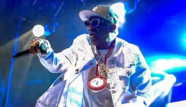 Flavor Flav invites women's hockey team to Vegas party after Trump decline