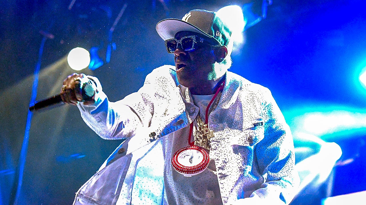 Flavor Flav invites women's hockey team to Vegas party after Trump decline