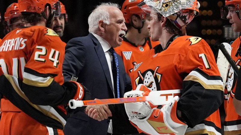 Joel Quenneville wins 1,000th NHL game with Ducks