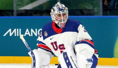 Stars' Jake Oettinger reacts to Trump's comments about the women's hockey team