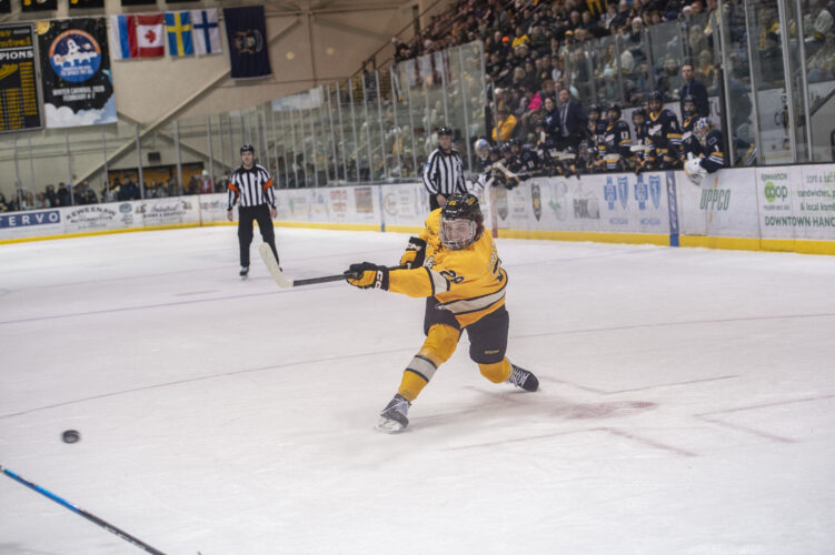 Huskies hockey chases MacNaughton Cup on the road | News, Sports, Jobs