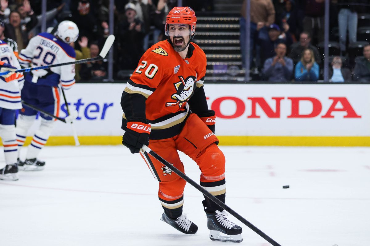 Anaheim Ducks left wing Chris Kreider (20) celebrates during the NHL game against the Edmonton Oilers, Wednesday February 25th, 2026 at Honda Center in Anaheim, Calif.