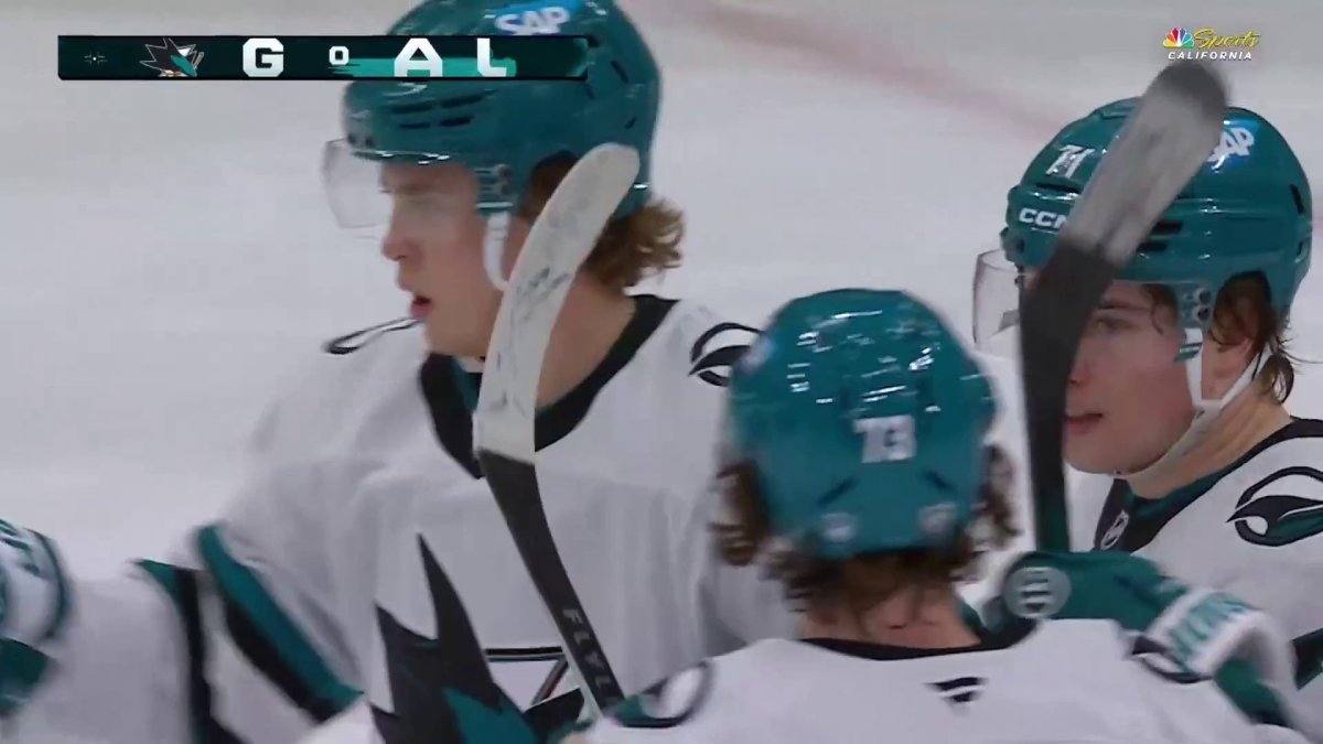 Will Smith goal cuts into Sharks’ big deficit vs. Blackhawks – NBC Sports Bay Area & California