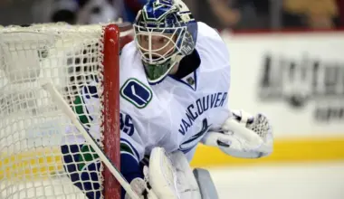 Former Vancouver Canucks star goalie delivers an uncomfortable truth to the team