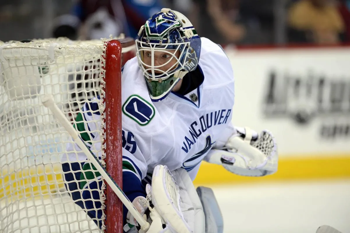 Former Vancouver Canucks star goalie delivers an uncomfortable truth to the team