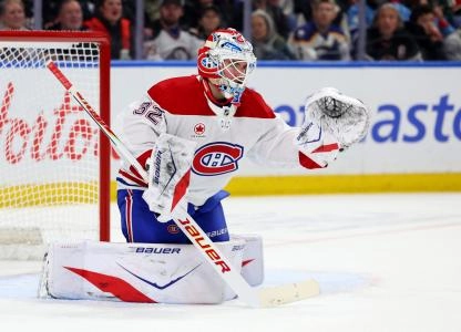 Jan 15, 2026; Buffalo, New York, USA; Montréal Canadiens goaltender Jacob Fowler (32) looks to make a save during the second period against the Buffalo Sabres at KeyBank Center. Mandatory Credit: Timothy T. Ludwig-Imagn Images