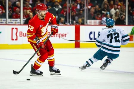 Calgary Flames defenseman MacKenzie Weegar (52)