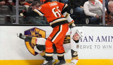 Chris Kreider scores 2 goals, Ducks beat slumping Golden Knights 4-3 to sweep season series |