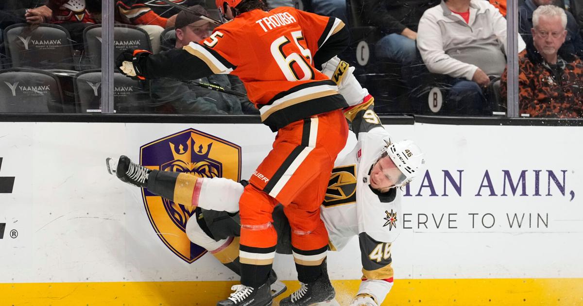 Chris Kreider scores 2 goals, Ducks beat slumping Golden Knights 4-3 to sweep season series |