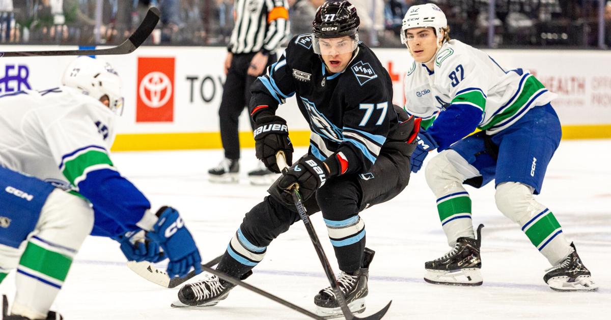 Nick Schmaltz has hat trick in 5-point game, Mammoth beat Canucks 6-2 | Sports