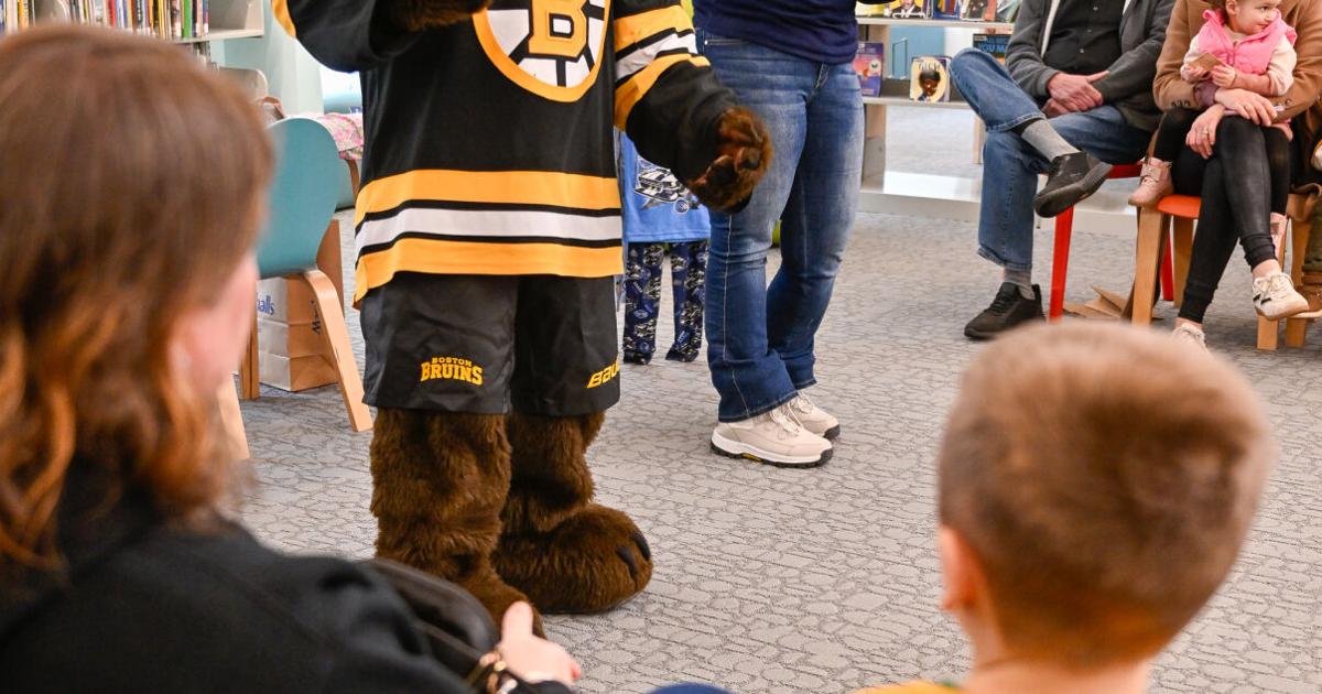 Bruins fans score at PJ Drive: Mascot Blades hands out pucks, hugs | Local News