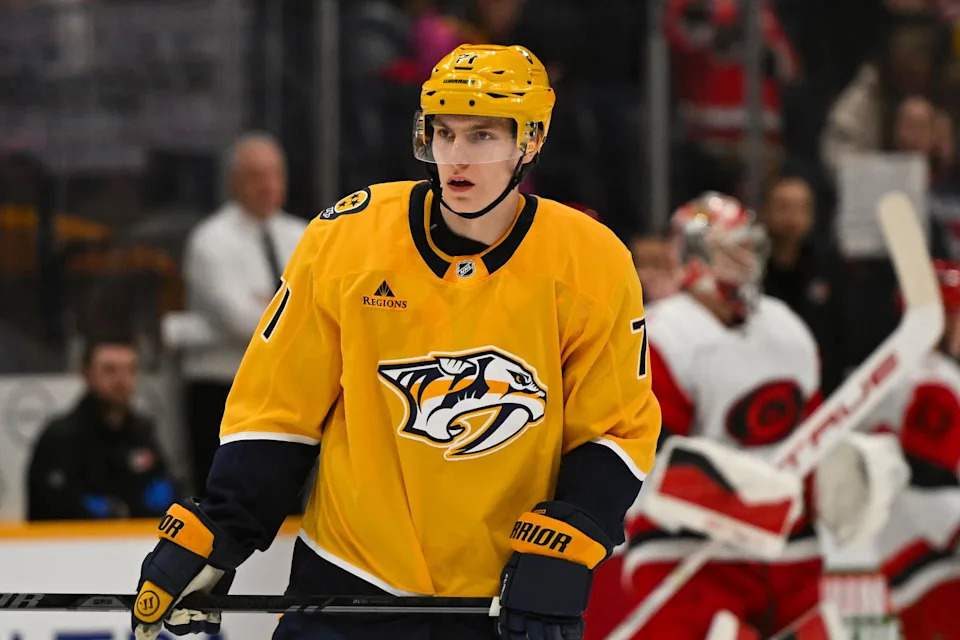 Milwaukee Admirals/Nashville Predators forward Matthew Wood (71) warms up before a game against the Carolina Hurricanes at Bridgestone Arena in Nashville, TN. (Source: Steve Roberts-Imagn Images)