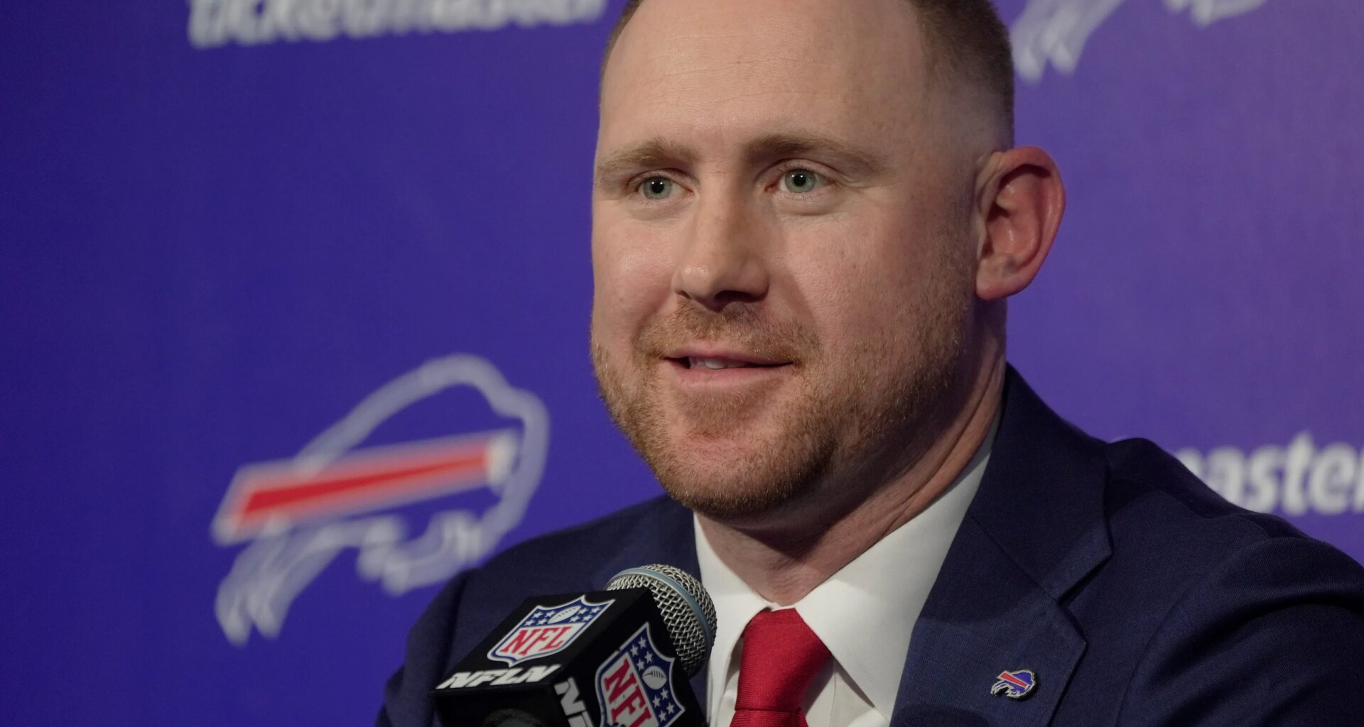 Bills head coach Joe Brady takes in Sabres game after being hired