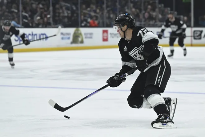 Feb 26, 2026; Los Angeles, California, USA; Los Angeles Kings left wing Artemi Panarin (72) skates with the puck during the second period against the Edmonton Oilers at Crypto.com Arena.Griffin Hooper-Imagn Images