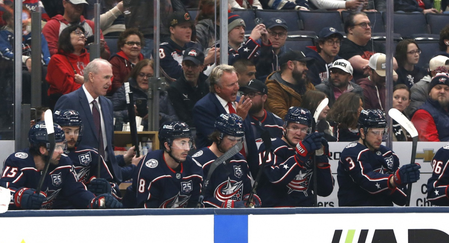 Columbus Blue Jackets head coach Rick Bowness instructs the bench