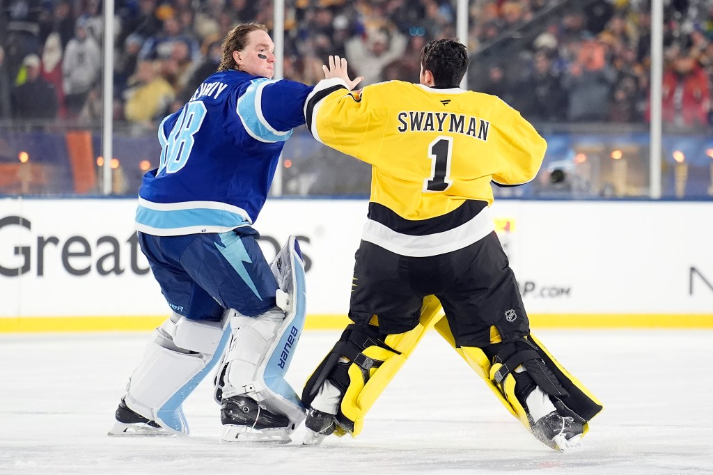 Goalie Fight! Netminders drop the gloves in Lightning’s wild Stadium Series comeback – Trentonian