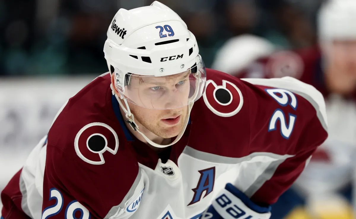 Is Nathan McKinnon playing tonight for Avalanche vs Mammoth after 2026 Winter Olympics with Canada?