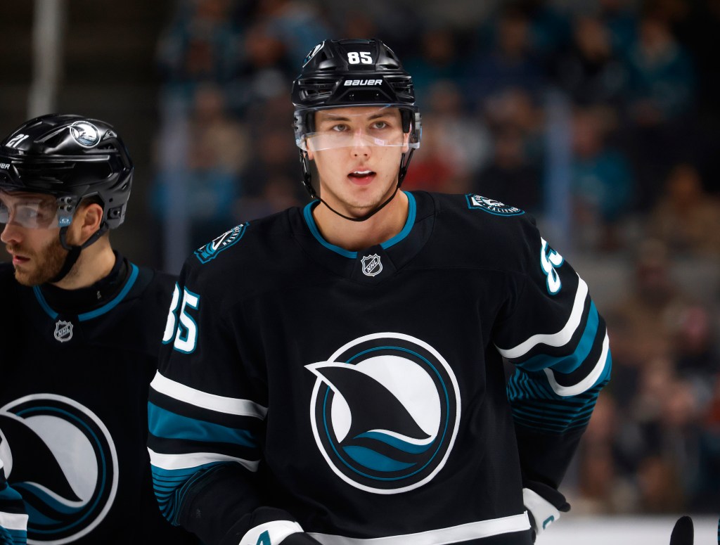San Jose Sharks activate Philipp Kurashev, Shakir Mukhamadullin off IR
