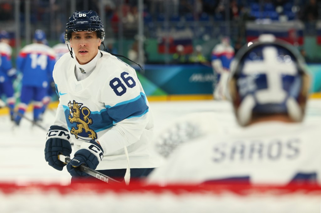 Chicago Blackhawks center talks Olympics