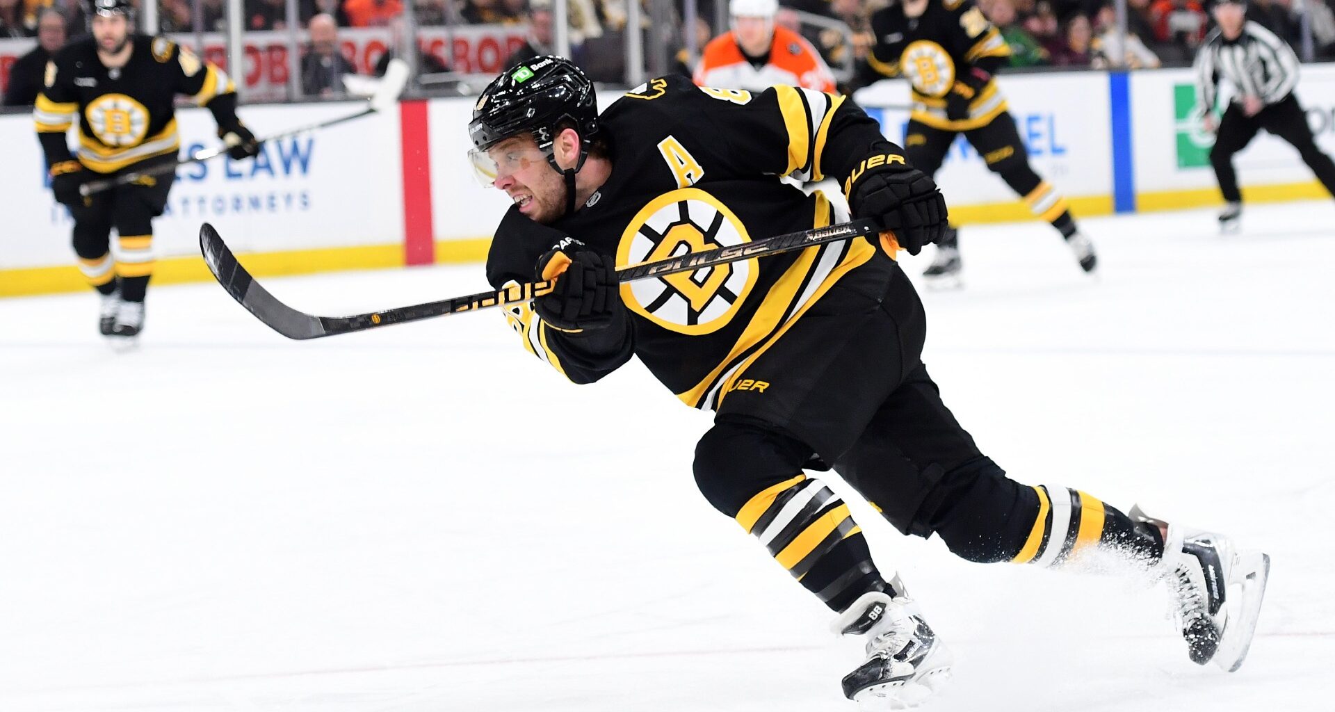 How To Watch Bruins vs. Lightning Outdoor Game Tonight