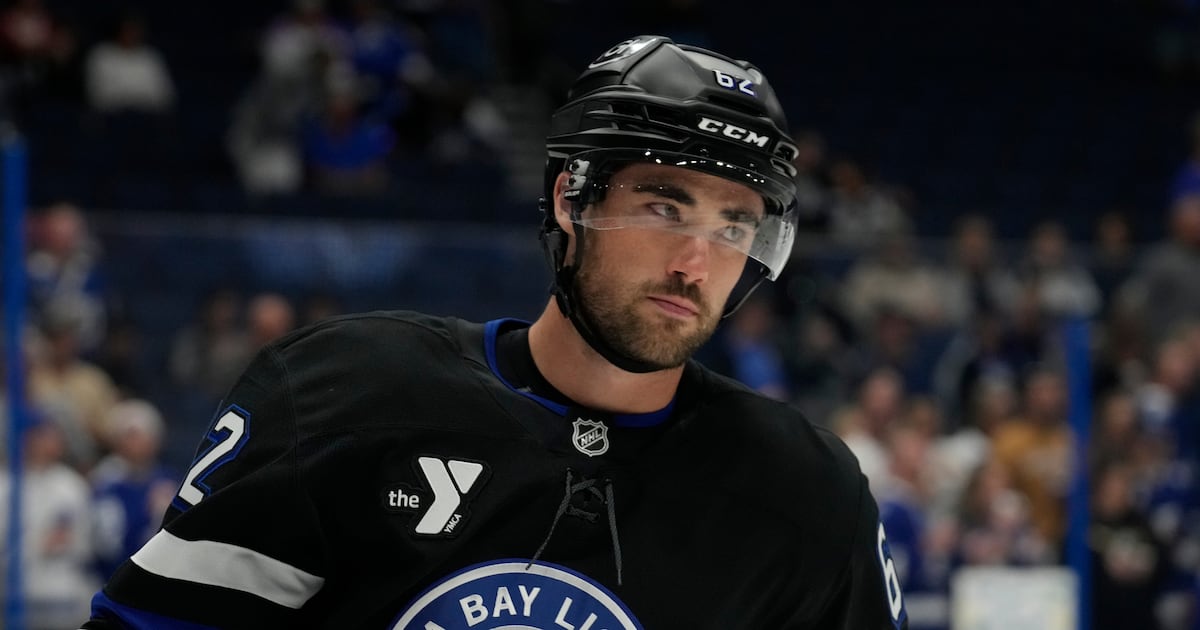 St. Louis Blues claim forward Jack Finley off waivers from Tampa Bay Lightning