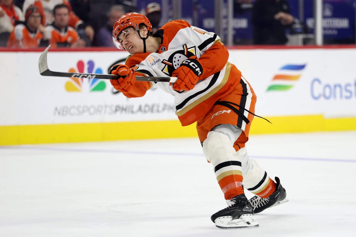 Beckett Sennecke has ‘a chance to be off the charts.’ The Ducks already like what they see