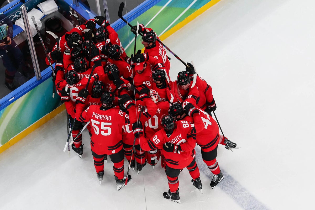 Canada hangs on to defeat Czech Republic, reach Olympic men’s hockey semifinals