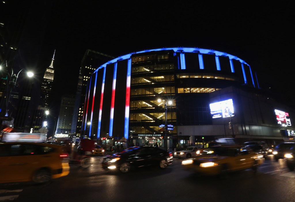 MSG considering splitting Knicks, Rangers into separate businesses