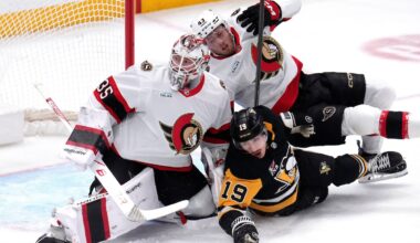Giroux strikes late to get surging Senators past Penguins