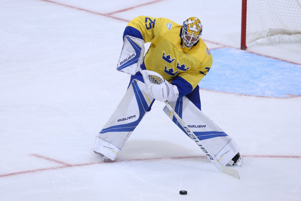 Uh-oh! Devils Markstrom Crucial Error Could Cost Sweden at Olympics